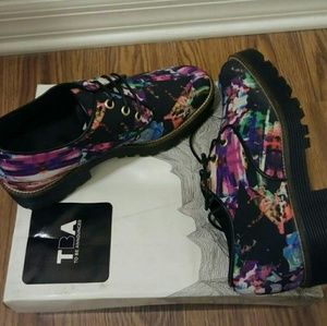 Women's loafers with platforms